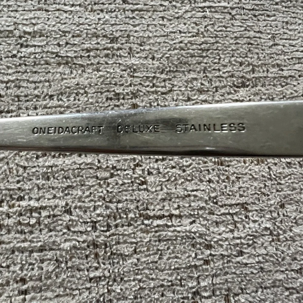 Oneidacraft Deluxe Stainless Lasting Rose Serving Spoon Mid‎ Century Floral